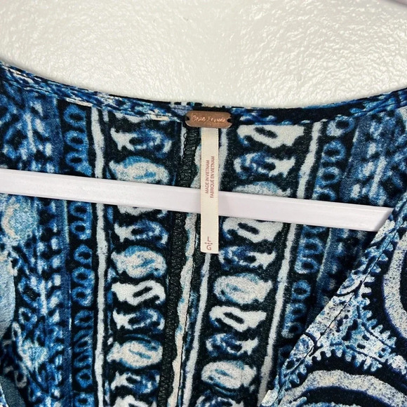 Free People Women’s M Wild & Free Cropped Paisley Long Sleeve Blouse - Picture 3 of 10
